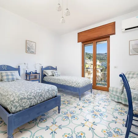 Casa Cafarelli - Bright With Stunning View Apartment