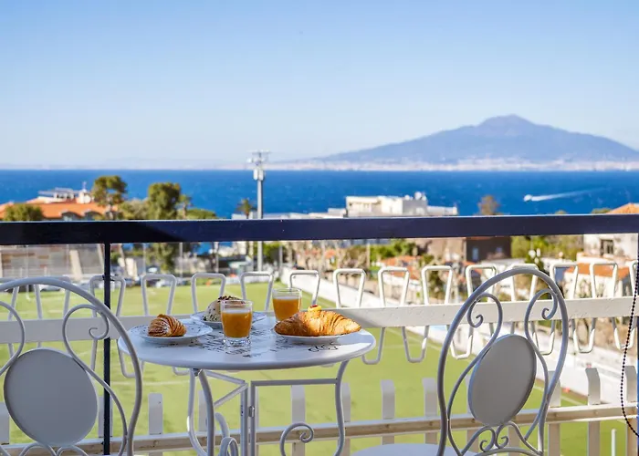 Casa Cafarelli - Bright With Stunning View Sorrento